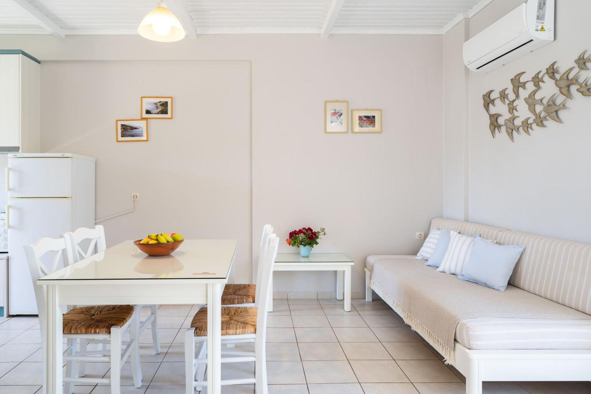 Medousa Studio & Apartments Плакиас Экстерьер фото