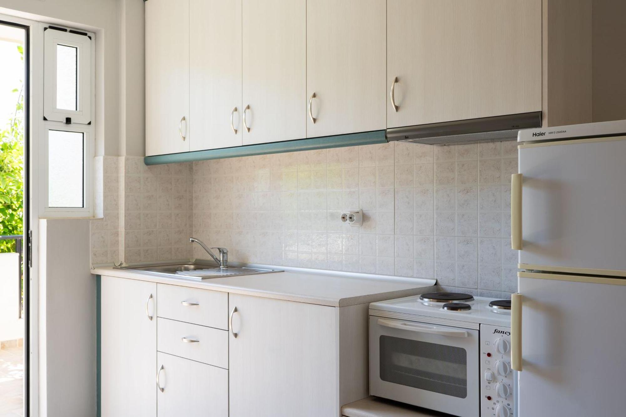 Medousa Studio & Apartments Плакиас Экстерьер фото