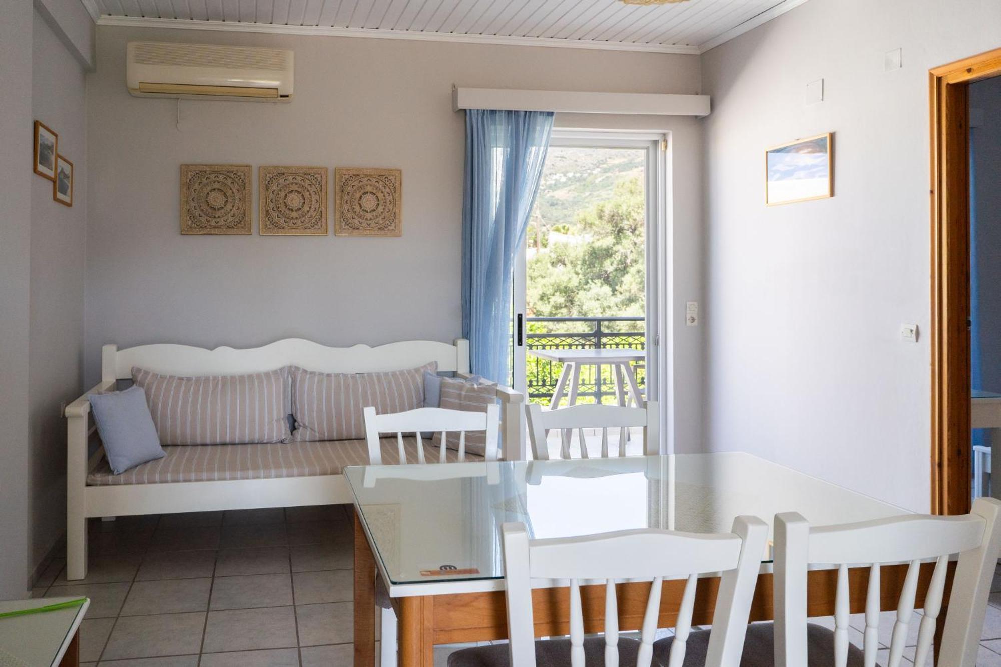 Medousa Studio & Apartments Плакиас Экстерьер фото