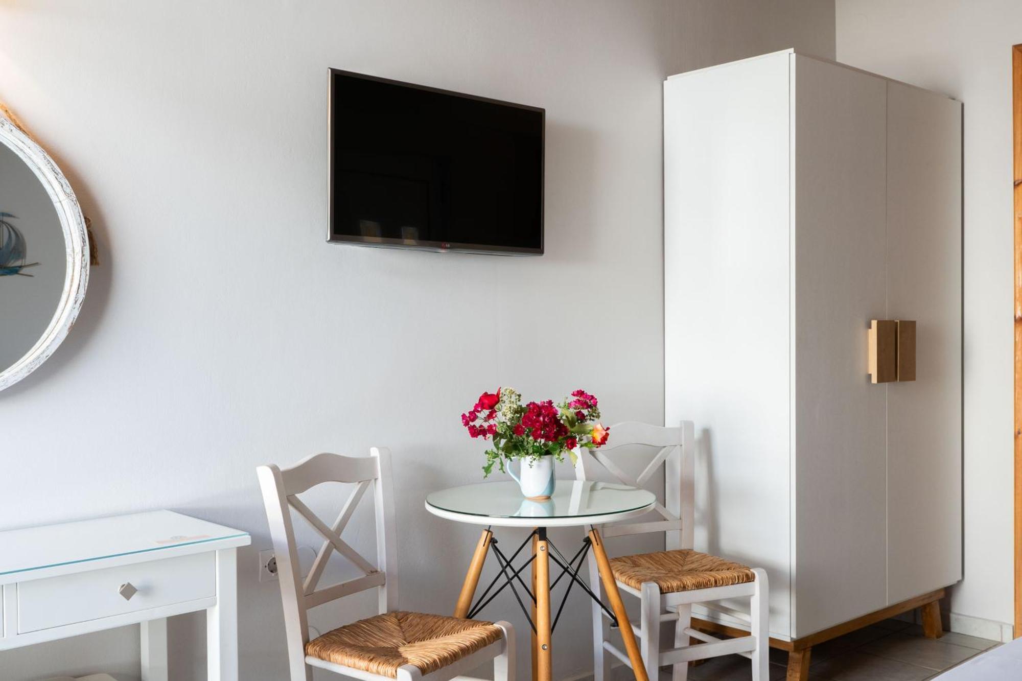Medousa Studio & Apartments Плакиас Экстерьер фото